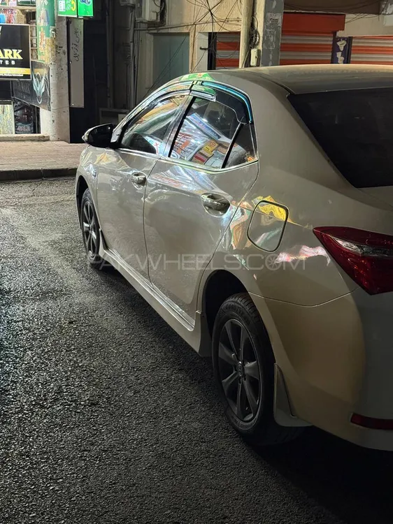 Toyota Corolla 2015 for Sale in Islamabad Image-1