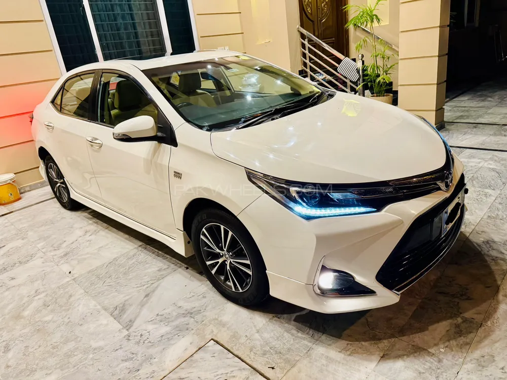 Toyota Corolla 2018 for Sale in Islamabad Image-1
