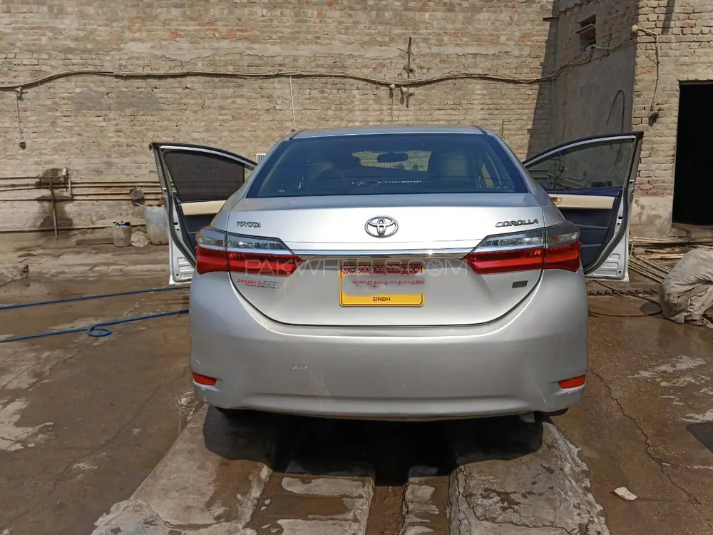 Toyota Corolla 2017 for Sale in Karachi Image-1