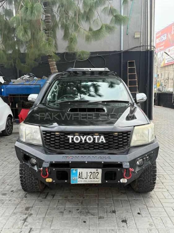 Toyota Hilux 2012 for Sale in Sialkot Image-1