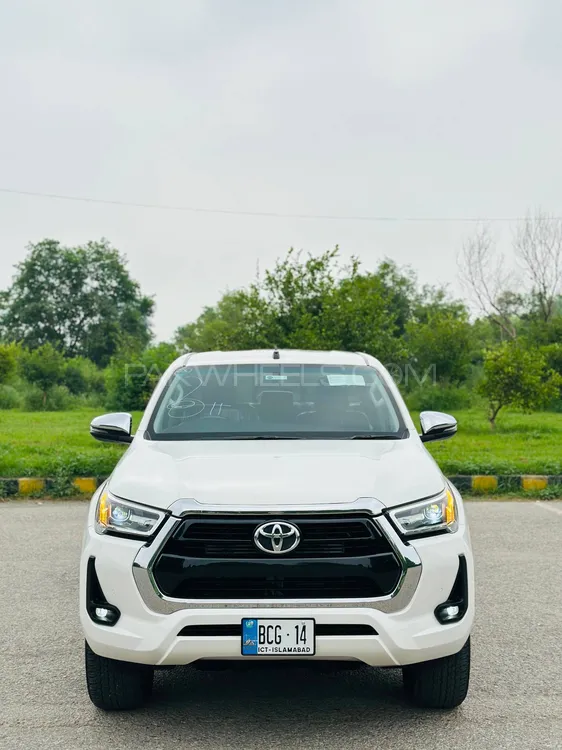 Toyota Hilux 2023 for Sale in Islamabad Image-1