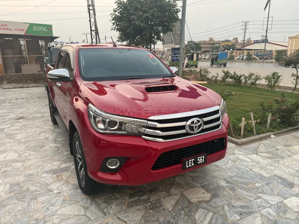 Toyota Hilux 2016 for Sale in Peshawar Image-1
