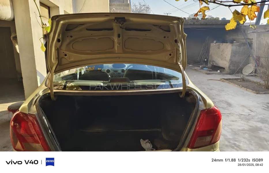 Toyota Platz 2005 for Sale in Toba Tek Singh Image-1