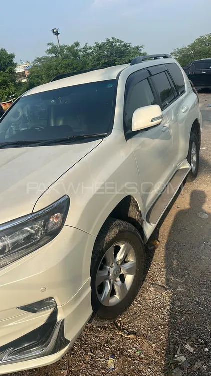 Toyota Prado 2010 for Sale in Islamabad Image-1