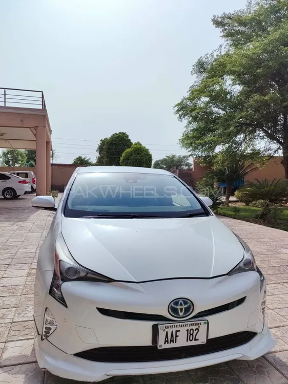 Toyota Prius 2016 for Sale in Multan Image-1