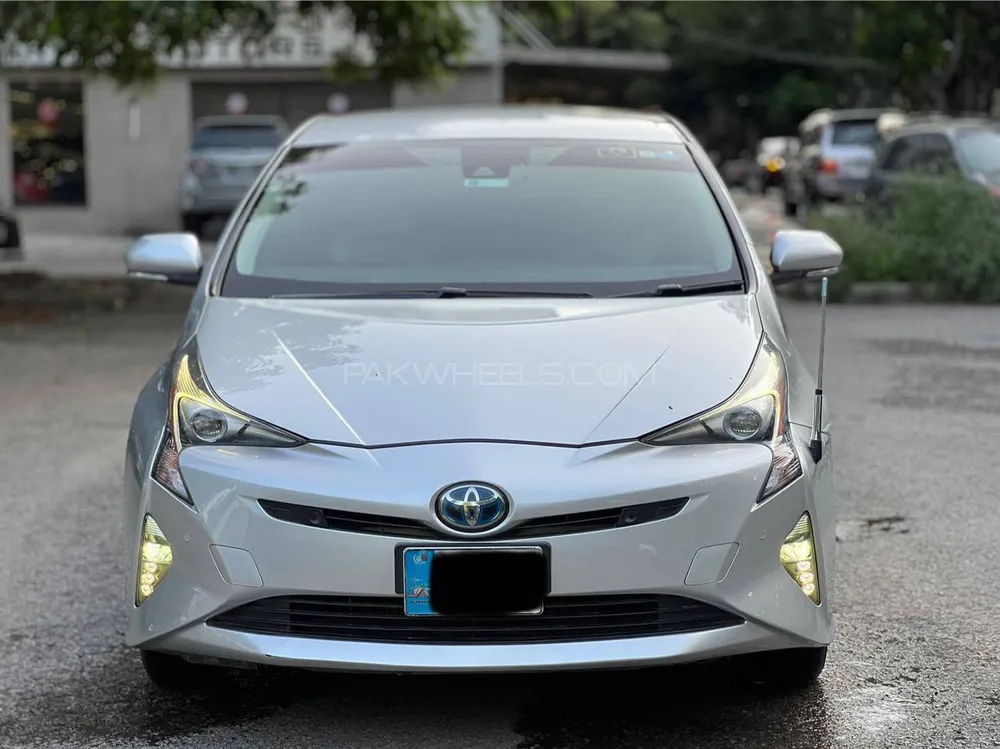 Toyota Prius 2016 for Sale in Islamabad Image-1
