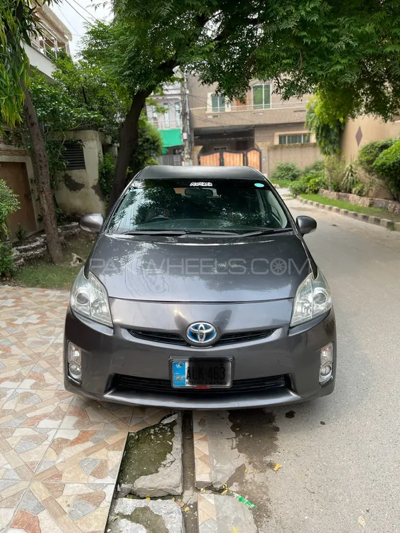 Toyota Prius 2011 for Sale in Lahore Image-1
