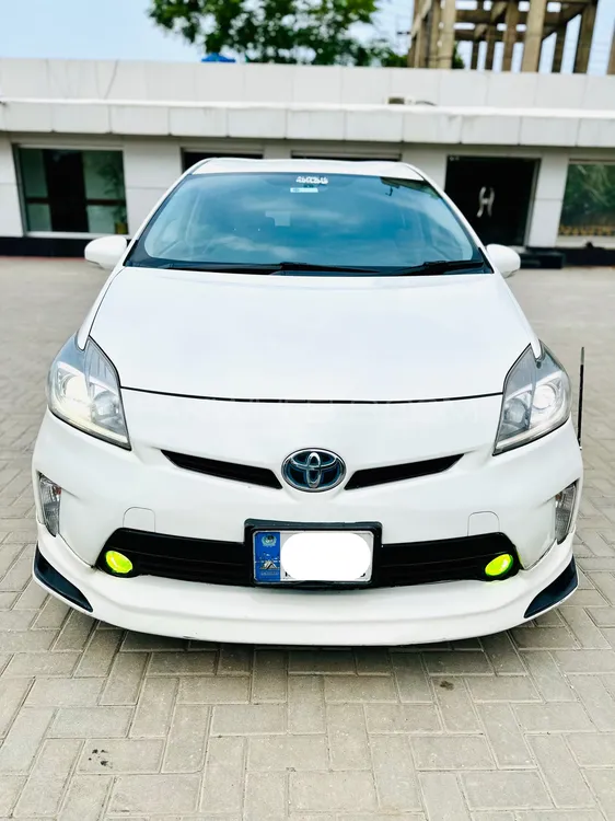 Toyota Prius 2014 for Sale in Peshawar Image-1