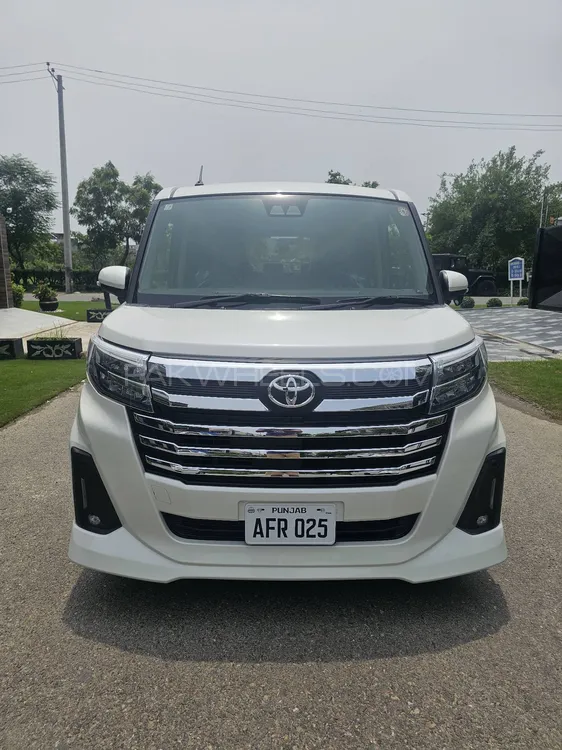 Toyota Roomy 2022 for Sale in Lahore Image-1