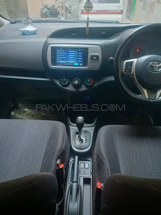 Toyota Vitz 2014 for Sale in Lahore Image-1