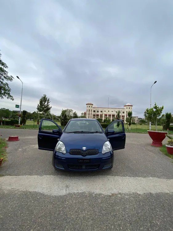 Toyota Vitz 2004 for Sale in Kohat Image-1