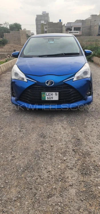 Toyota Vitz 2017 for Sale in Karachi Image-1