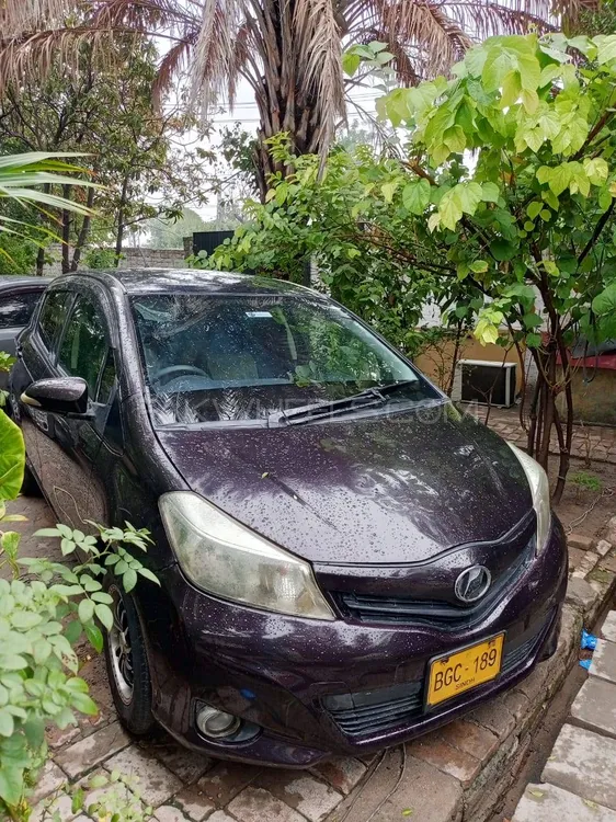 Toyota Vitz 2013 for Sale in Peshawar Image-1