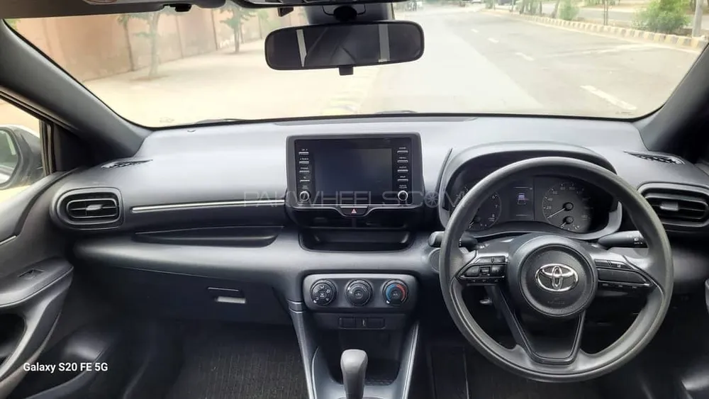 Toyota Yaris Sedan 2020 for Sale in Karachi Image-1