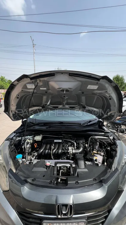 Honda Vezel 2017 for Sale in Rahim Yar Khan Image-1