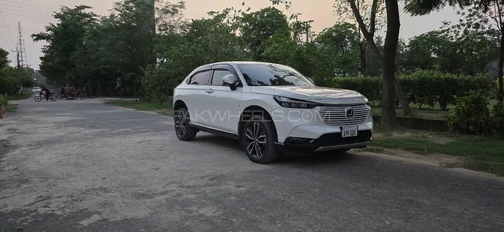 Honda Vezel 2021 for Sale in Lahore Image-1