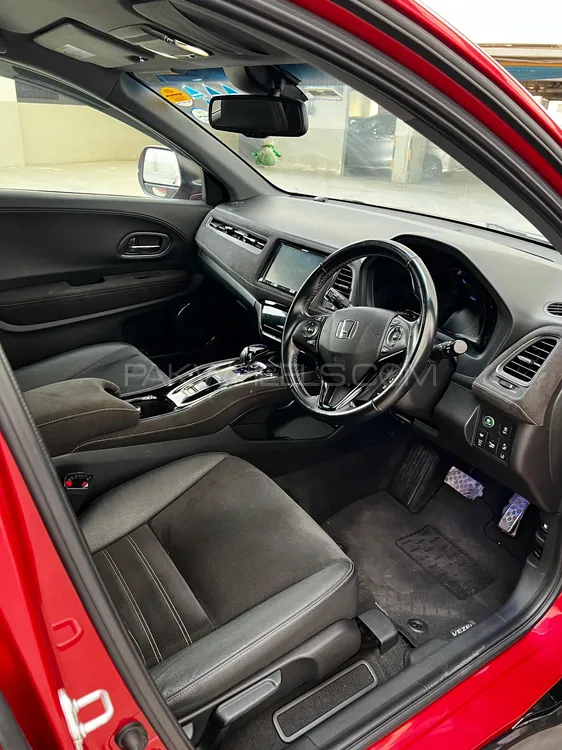 Honda Vezel 2016 for Sale in Karachi Image-1