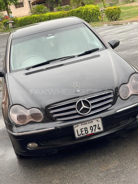 Mercedes Benz C Class 2005 for Sale in Islamabad Image-1