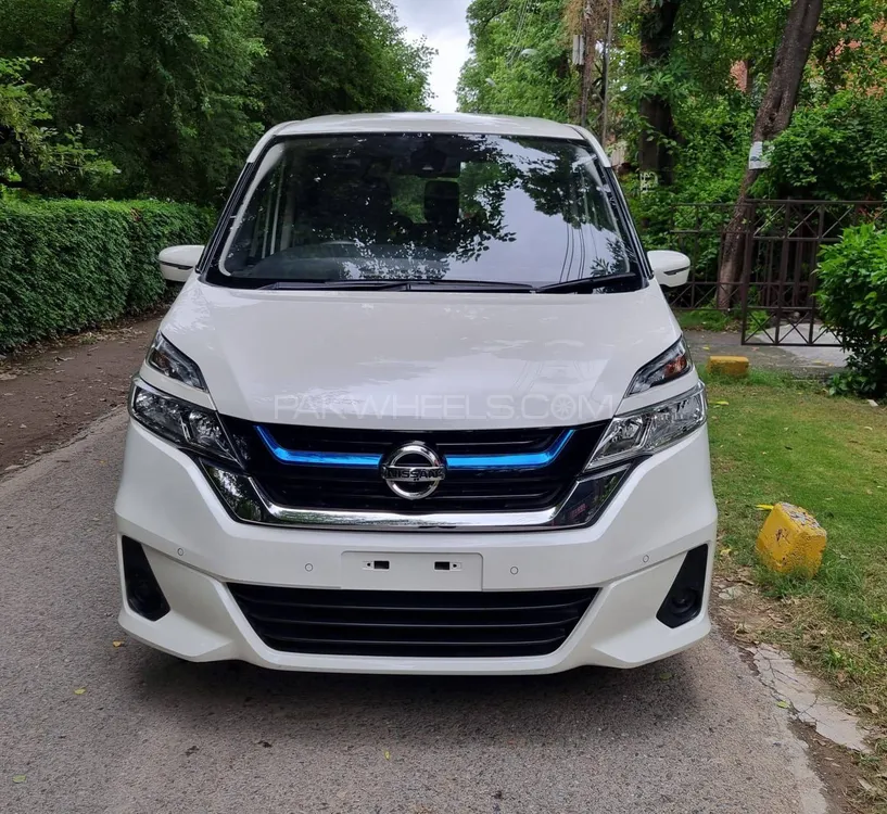 Nissan Serena 2019 for Sale in Lahore Image-1