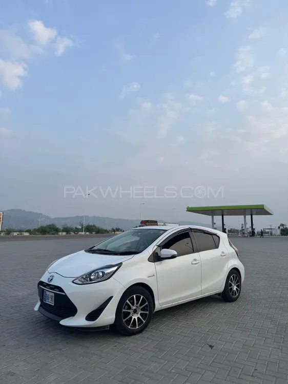 Toyota Aqua 2017 for Sale in Islamabad Image-1