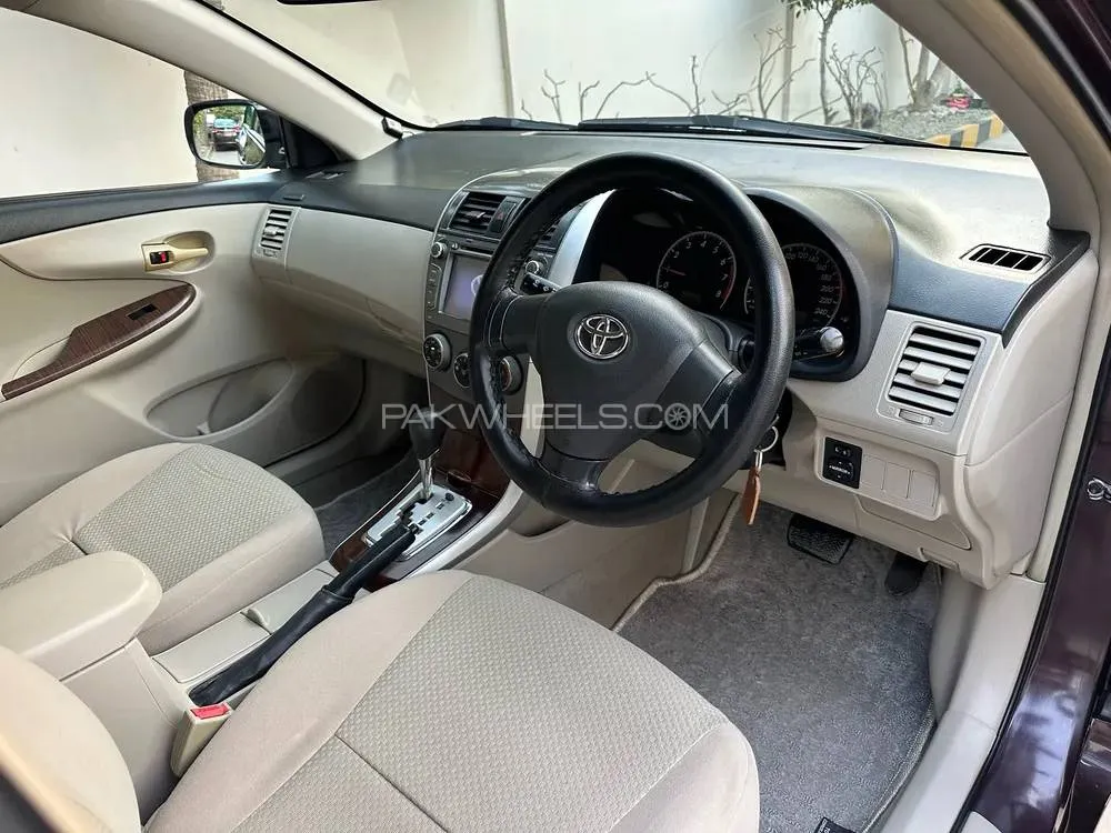 Toyota Corolla 2013 for Sale in Karachi Image-1