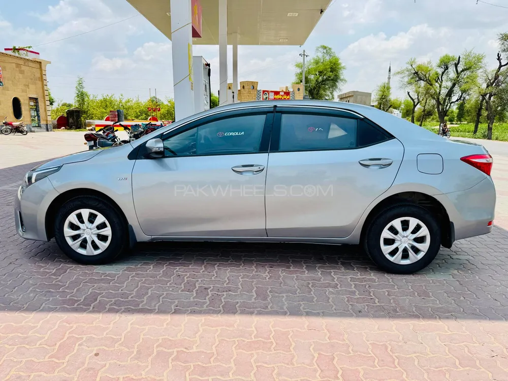Toyota Corolla 2015 for Sale in Mandi bahauddin Image-1