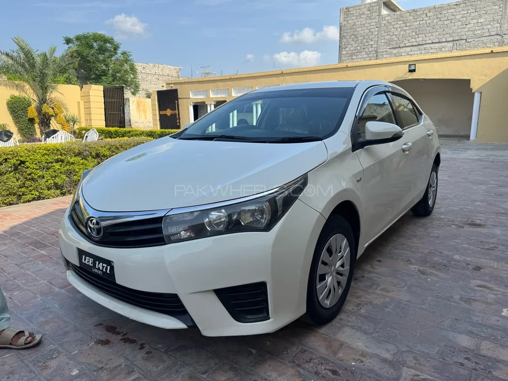 Toyota Corolla 2016 for Sale in Kamra Image-1