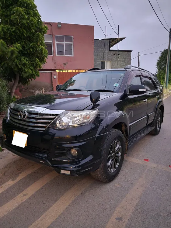 Toyota Fortuner 2016 for Sale in Karachi Image-1