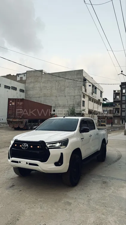 Toyota Hilux 2021 for Sale in Karachi Image-1