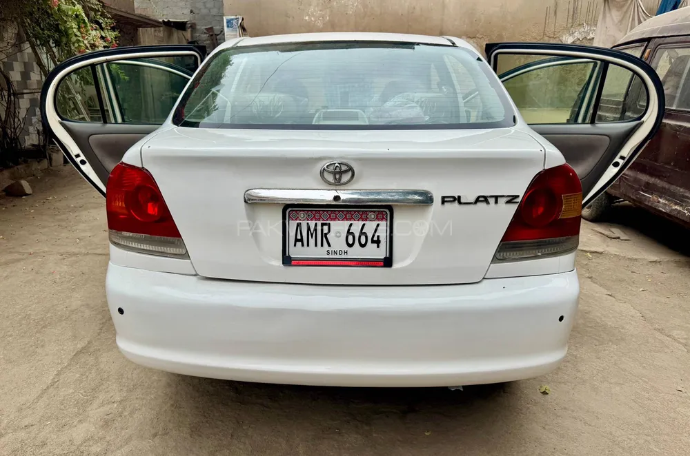 Toyota Platz 2007 for Sale in Karachi Image-1