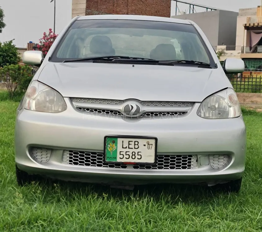Toyota Platz 2004 for Sale in Faisalabad Image-1
