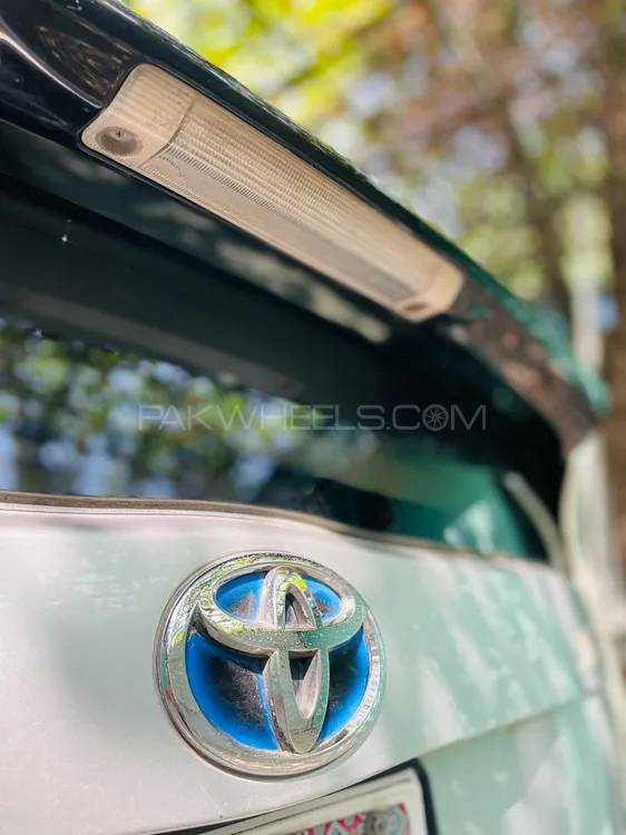 Toyota Prius 2011 for Sale in Islamabad Image-1