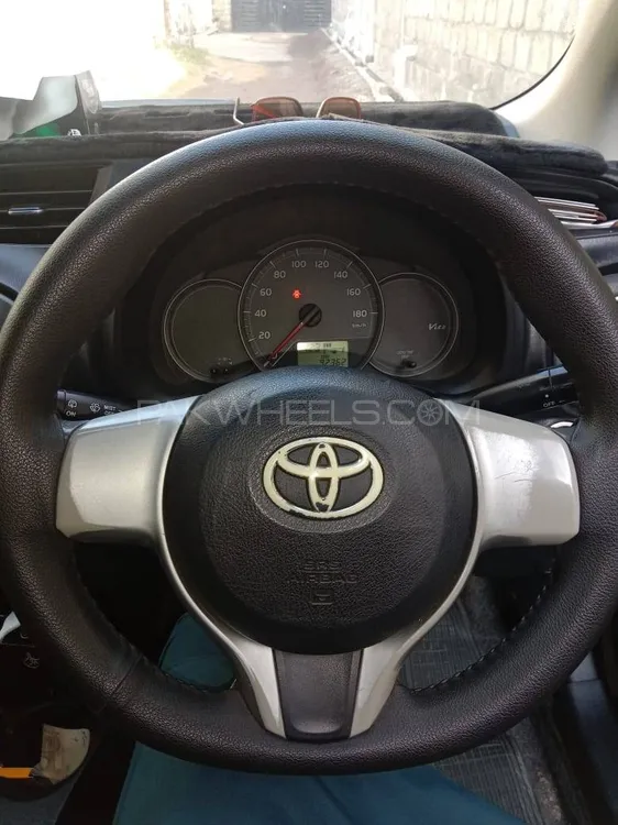 Toyota Vitz 2012 for Sale in Rawalpindi Image-1