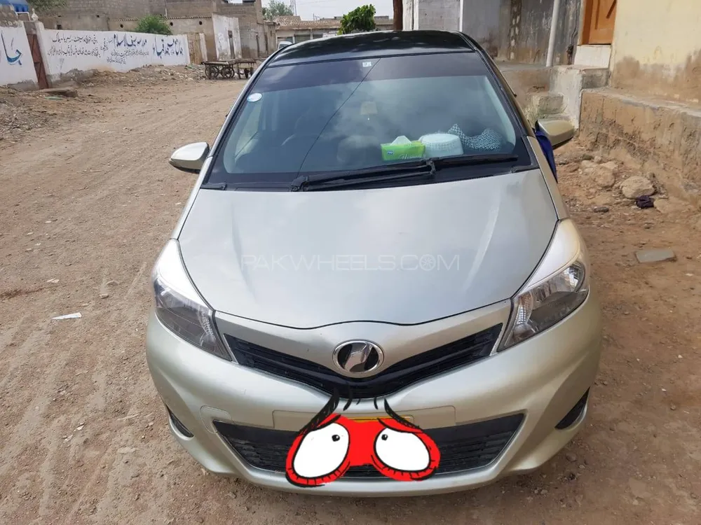 Toyota Vitz 2013 for Sale in Karachi Image-1
