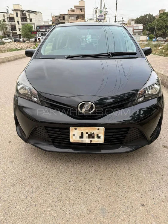 Toyota Vitz 2016 for Sale in Karachi Image-1