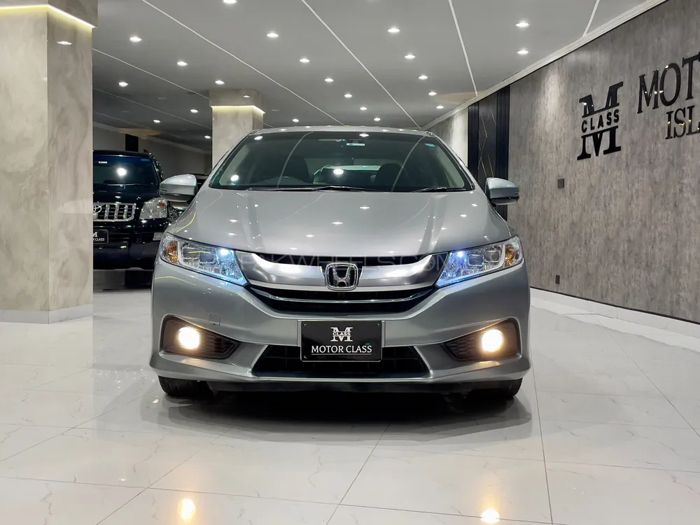 Honda Grace Hybrid 2015 for Sale in Islamabad Image-1