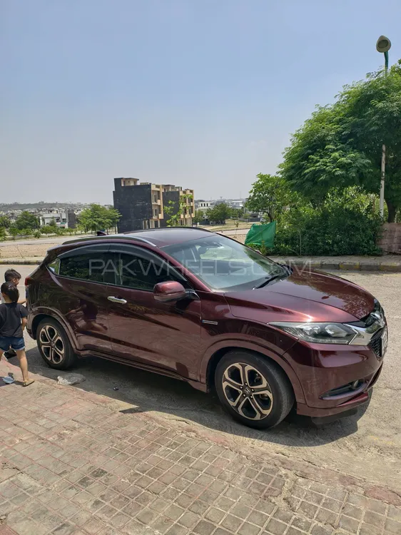 Honda Vezel 2015 for Sale in Islamabad Image-1