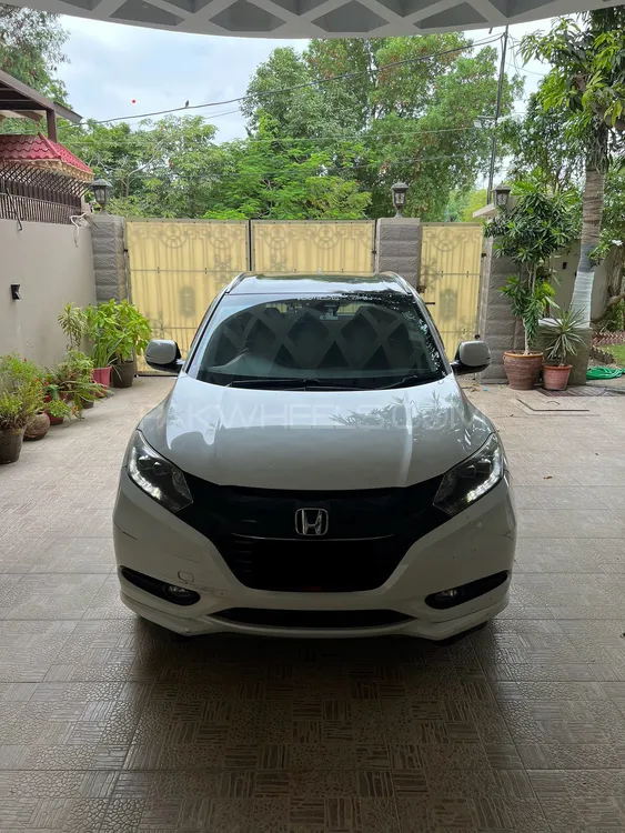 Honda Vezel 2015 for Sale in Karachi Image-1