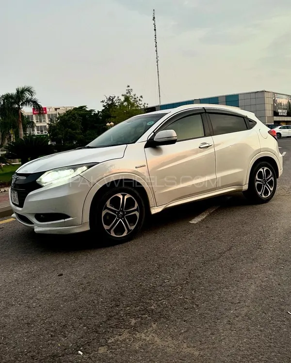 Honda Vezel 2015 for Sale in Lahore Image-1