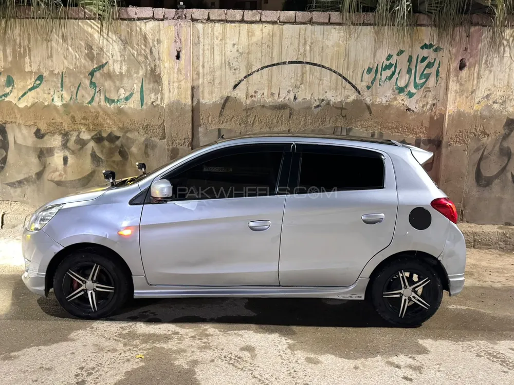 مٹسوبیشی میراج 2011 for Sale in کراچی Image-1