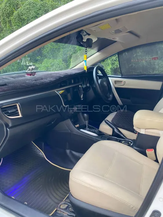 Toyota Corolla 2017 for Sale in Karachi Image-1