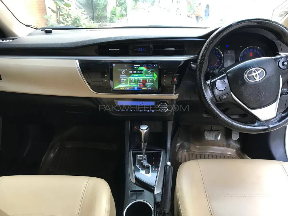 Toyota Corolla 2016 for Sale in Peshawar Image-1