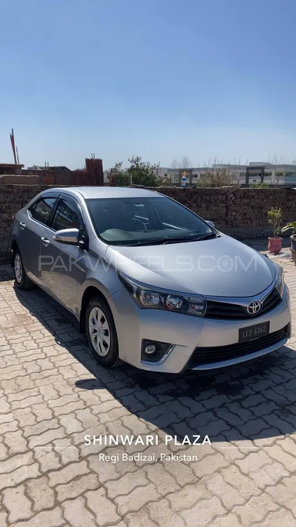 Toyota Corolla 2015 for Sale in Peshawar Image-1