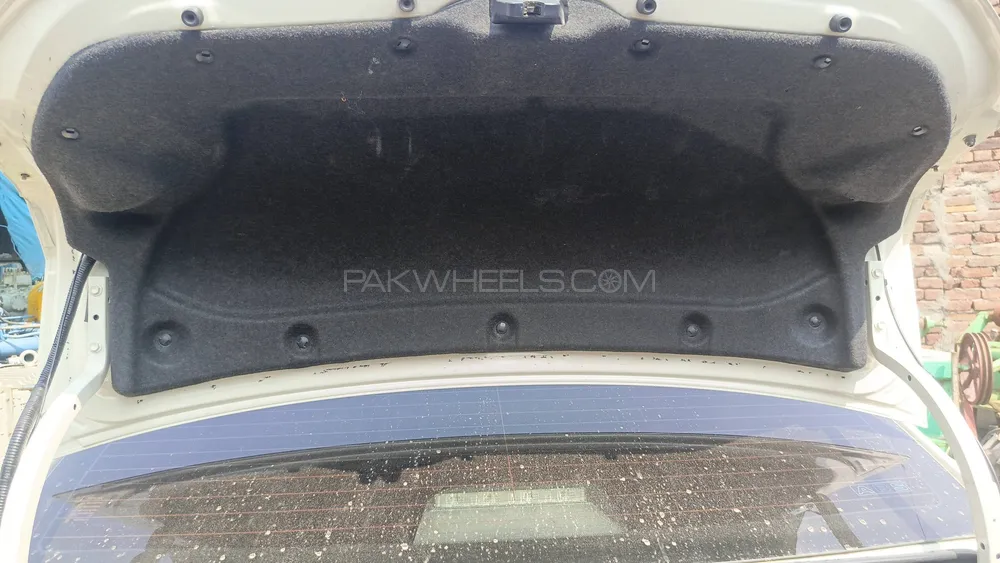 Toyota Corolla 2019 for Sale in Faisalabad Image-1