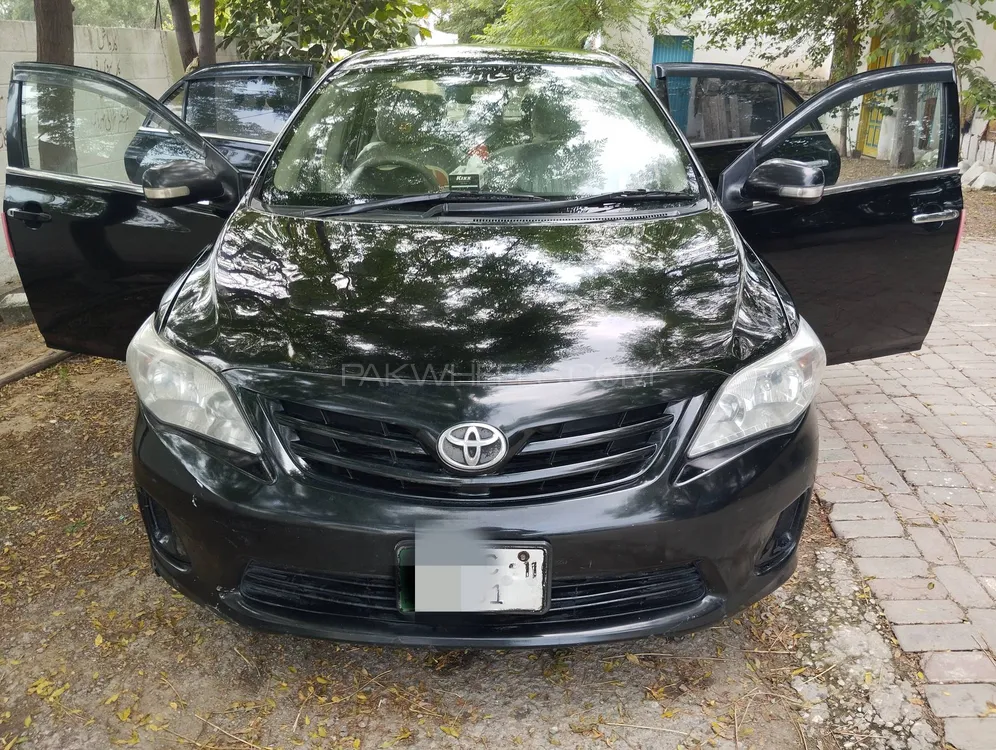 Toyota Corolla 2011 for Sale in Kamra Image-1