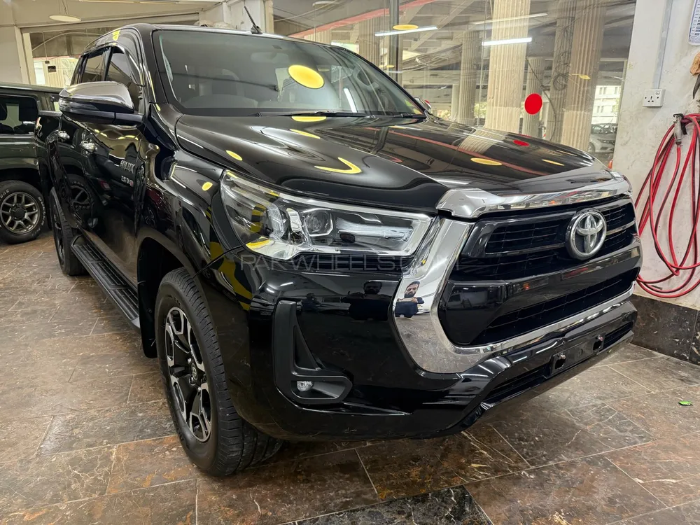 Toyota Hilux 2021 for Sale in Karachi Image-1