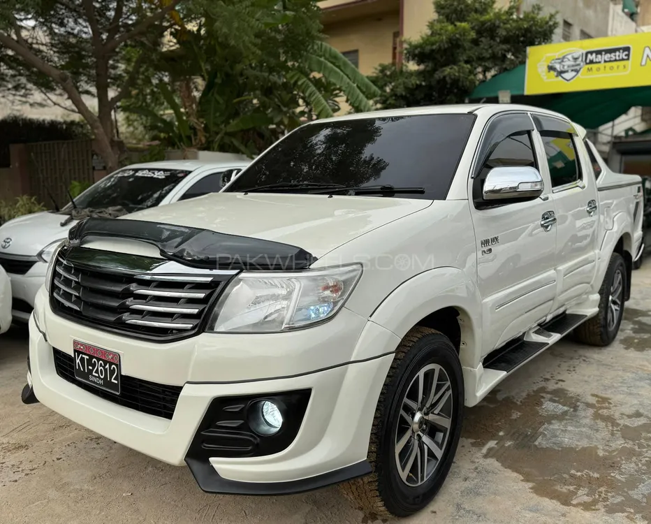 Toyota Hilux 2013 for Sale in Karachi Image-1