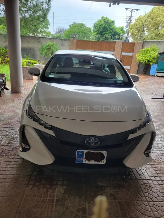 Toyota Prius 2020 for Sale in Islamabad Image-1