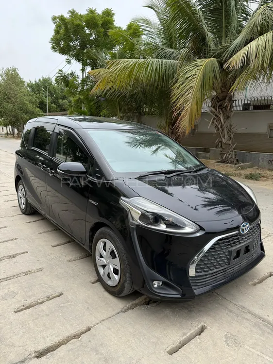 Toyota Sienta 2019 for Sale in Karachi Image-1