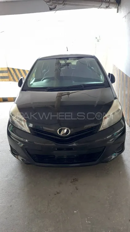 Toyota Vitz 2013 for Sale in Karachi Image-1
